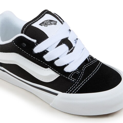 VANS KNU SKOOL SHOES Black & White