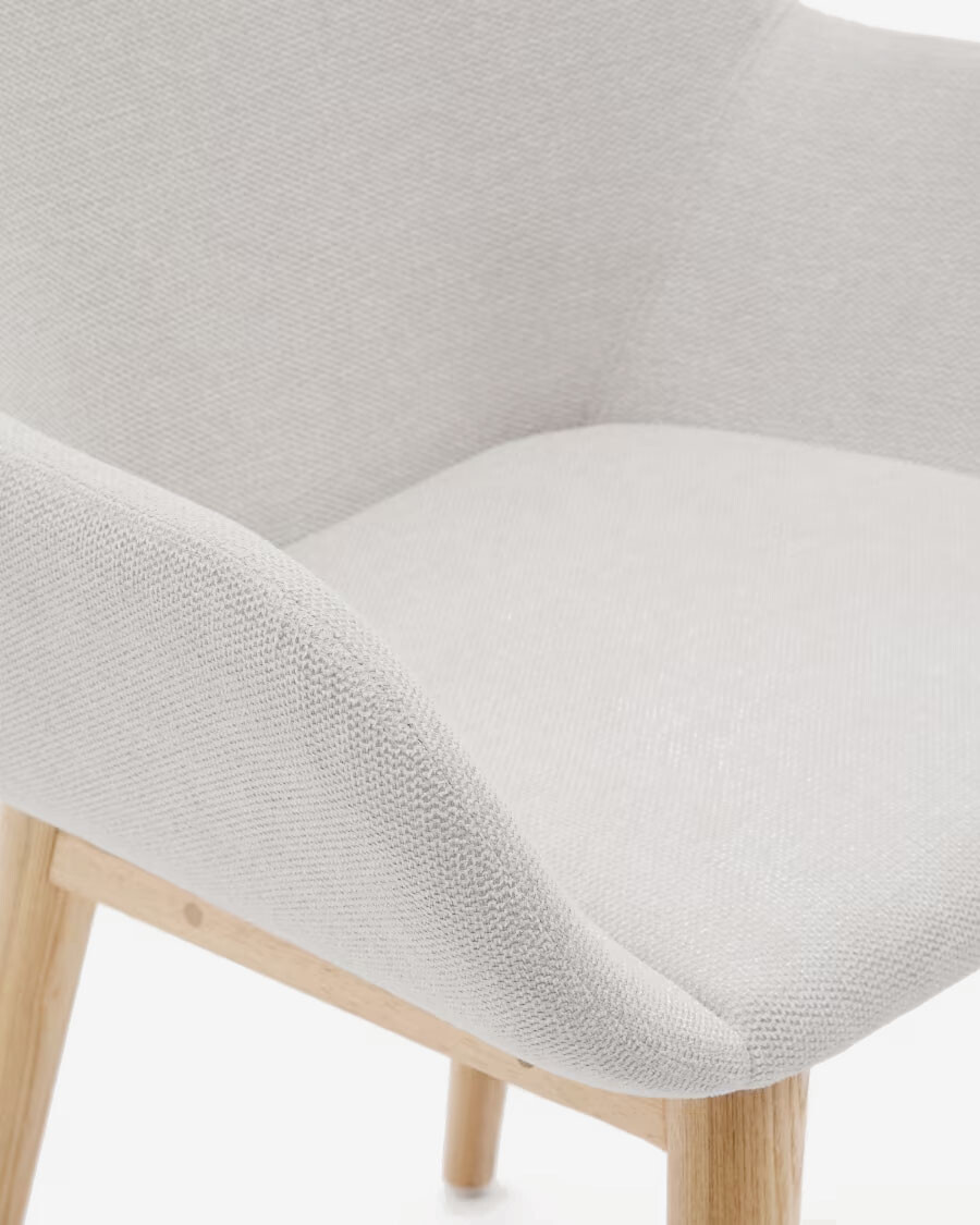 Silla Konna beige y patas de madera maciza de fresno acabado natural Silla Konna beige y patas de madera maciza de fresno acabado natural