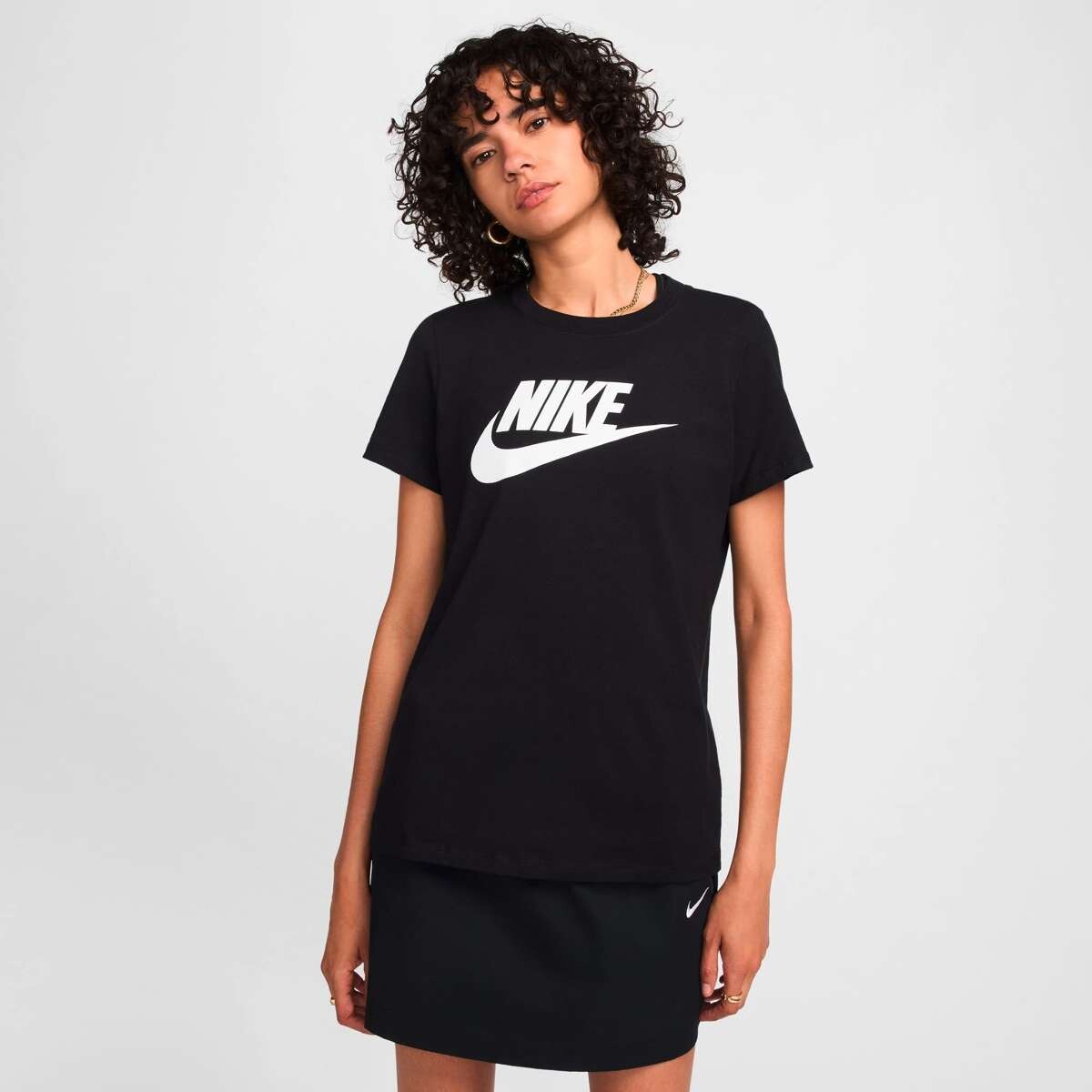 Remera Nike Icon Futura de Mujer - negro 
