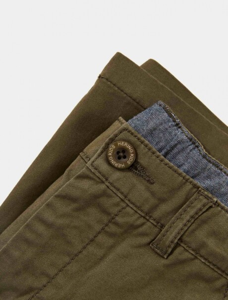 BERMUDA INFANTIL ESTILO CHINO VERDE