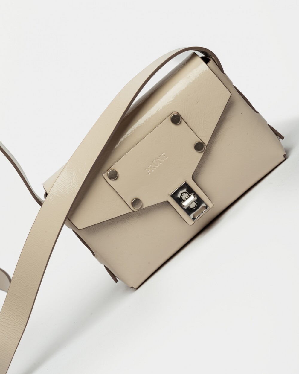 Mini Bag Palma En Cuero Charol Natural