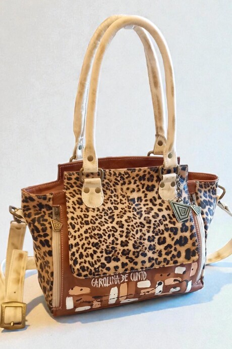 Cartera MILA Con Arte Pintada A Mano Terra Y Print.