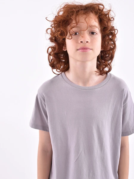 REMERA FELIPE TEEN GRIS OSCURO