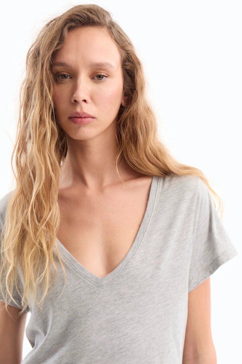 REMERA ORLEANS Gris Melan