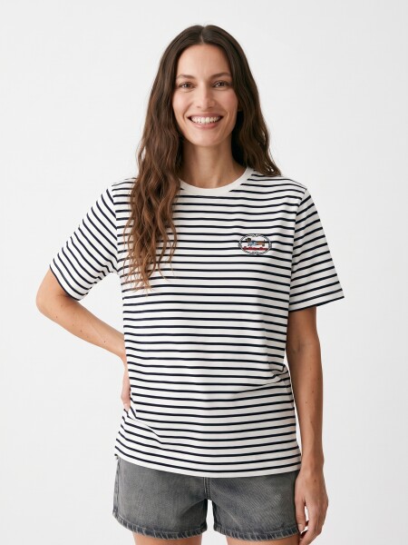 REMERA PIA VARIANTE 1.