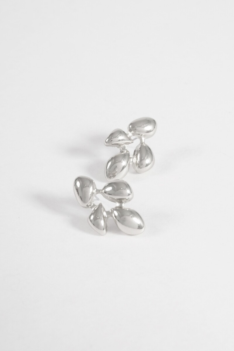 Caravanas flor metal plateado