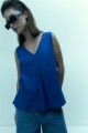 Blusa escote en V azul francia