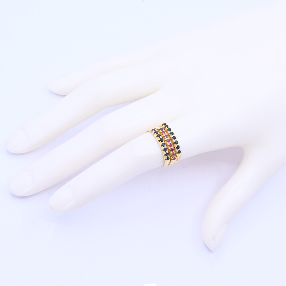 Anillo oro 18k triple con zafiros azules y rubíes. Anillo oro 18k triple con zafiros azules y rubíes.