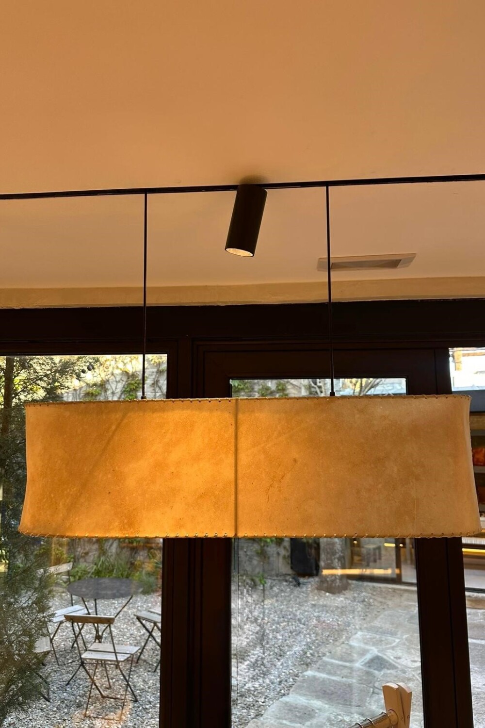 Curved Lamp Chica lonja clara