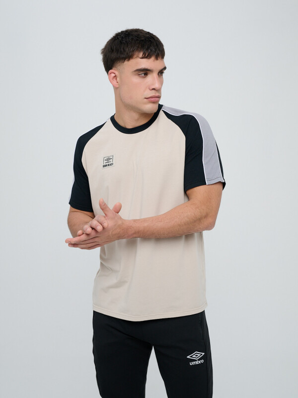 REMERA BORN Umbro Hombre 0b2