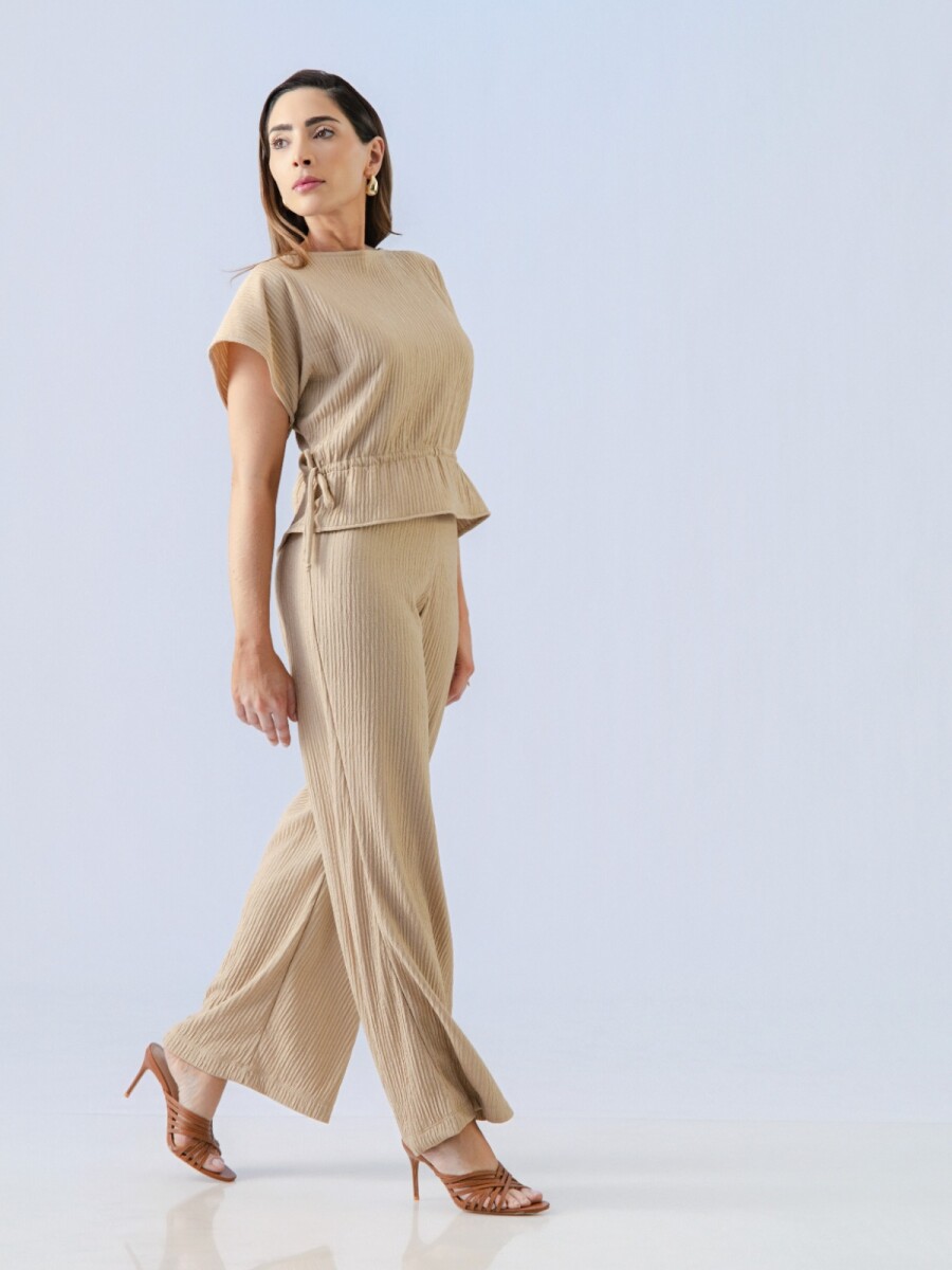 Pantalón recto con cintura elastizada. - Beige 