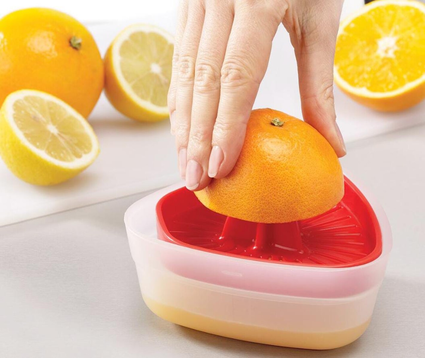 Exprimidor Compacto Manual Joseph Joseph Duo 