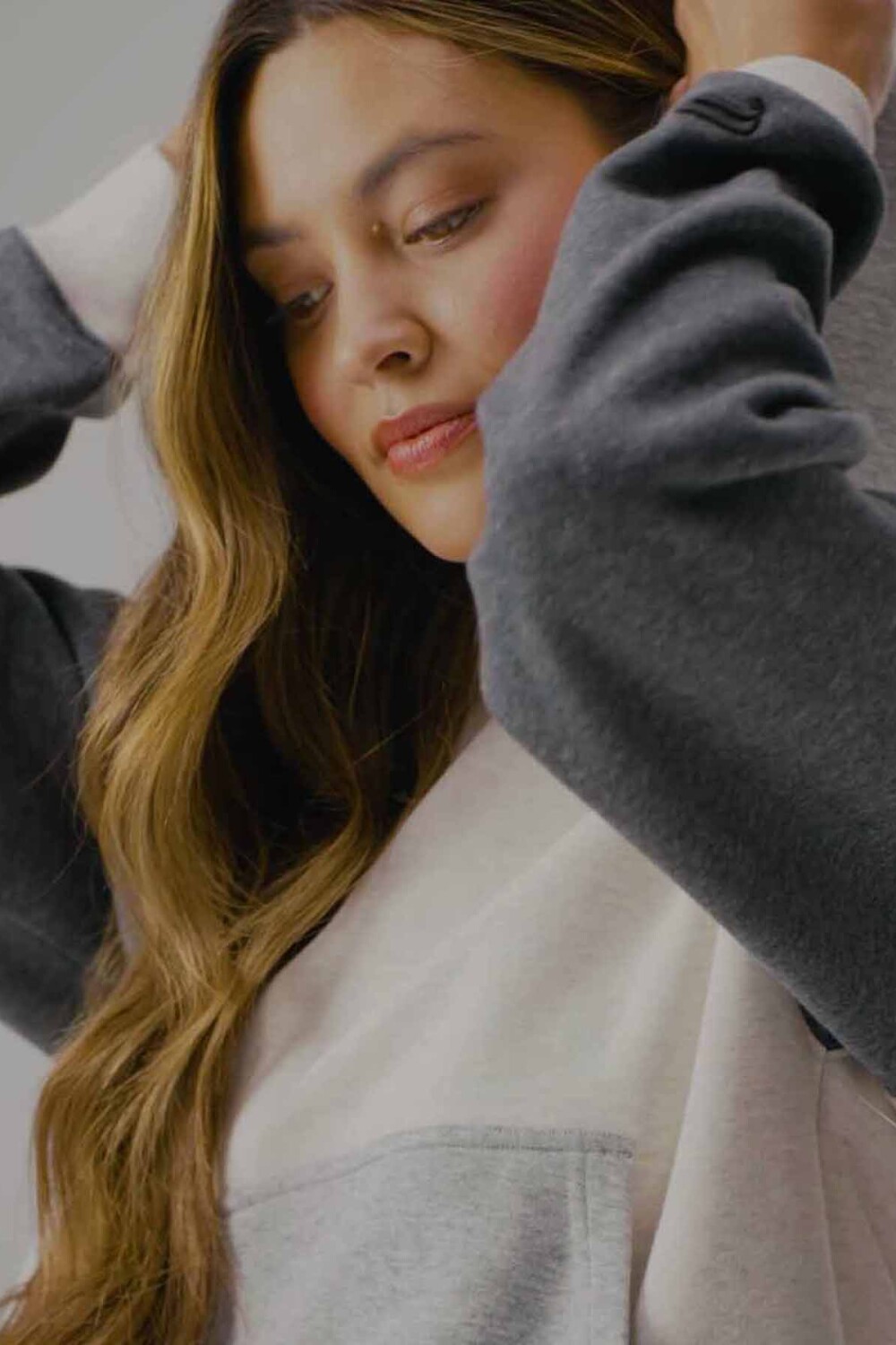 Polera Cozy Fleece Hoodie Mujer Classic Grey Heather