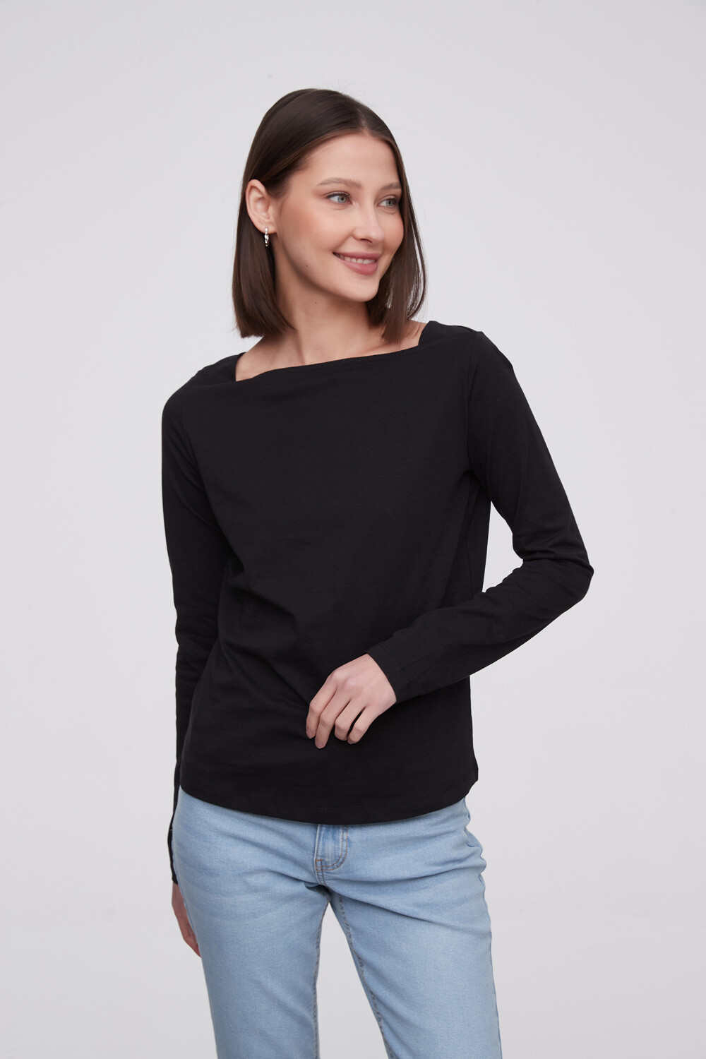 Remera Serrene Negro