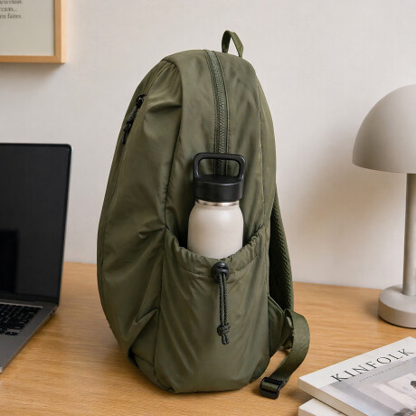 Mochila con bolsillo exterior para viaje Verde