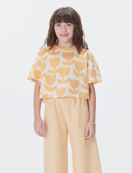 BLUSA INFANTIL CON ESTAMPADO AMARILLO