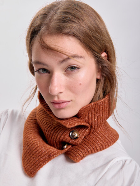 Cuello punto con botones Terracota