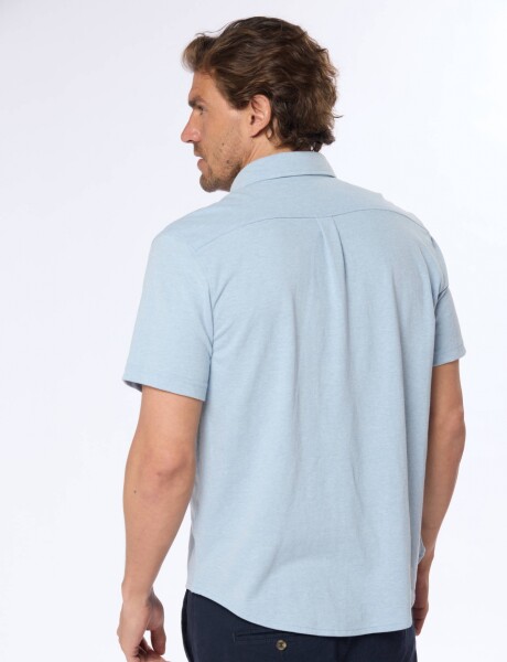 CAMISA LISA EN PIQUE Celeste