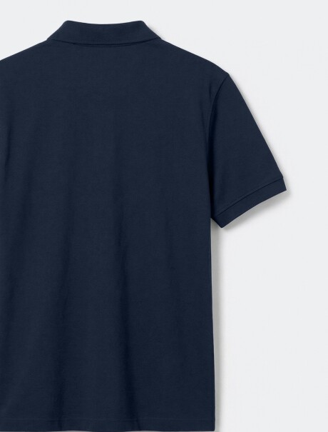 CAMISETA BÁSICA CON CUELLO AZUL OSCURO