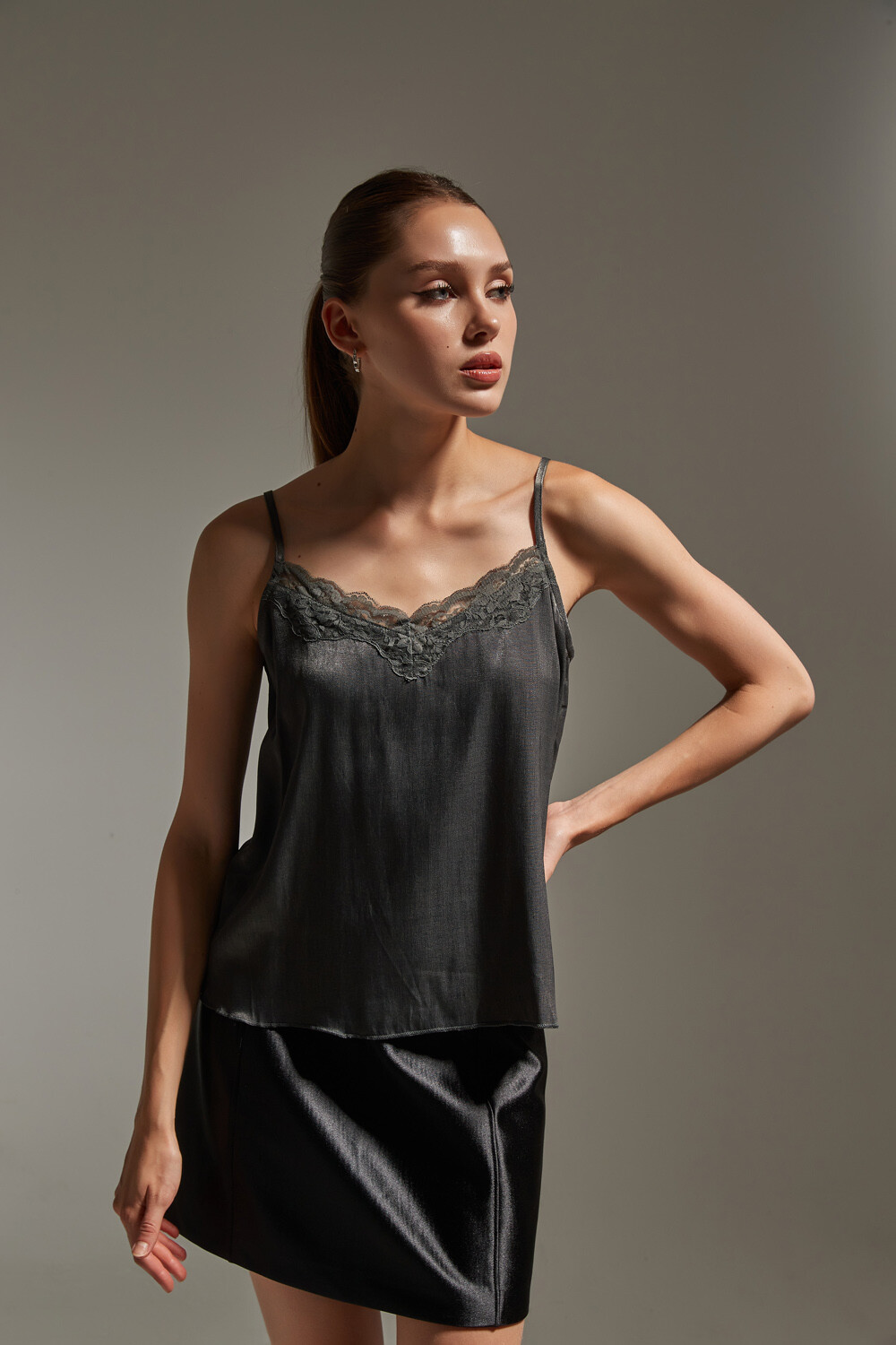 Musculosa Esqueiara Gris Oscuro