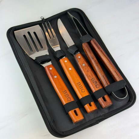 Kit de Asado 4 Piezas + Estuche Kit de Asado 4 Piezas + Estuche