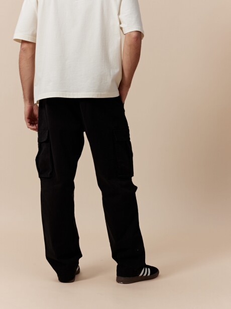 Pantalón cargo Kai NEGRO
