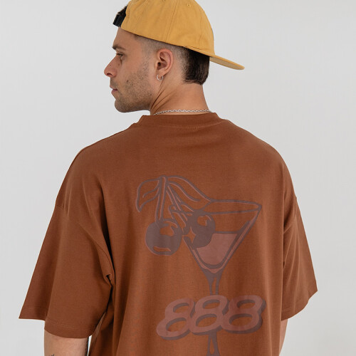 Remera Pulau 888 Marrón