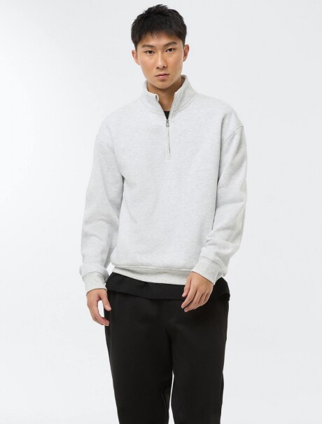 SUDADERA DE CUELLO ALTO GRIS CLARO