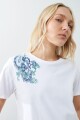 Remera con bordado paisley blanco