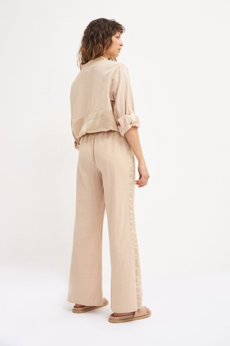 Pantalón con vivo satén beige melange