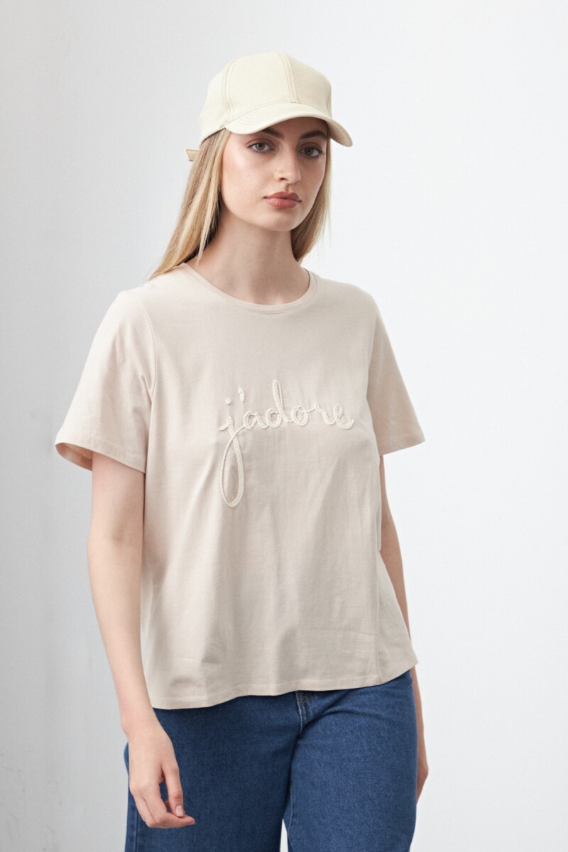 REMERA ADORE - Tostado 