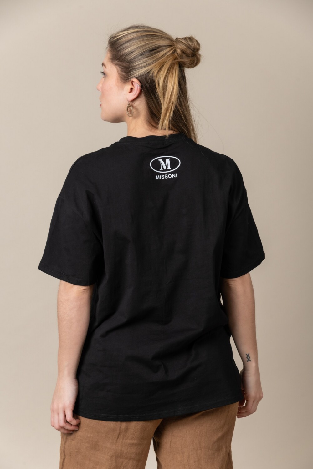 REMERA DIMAI Negro