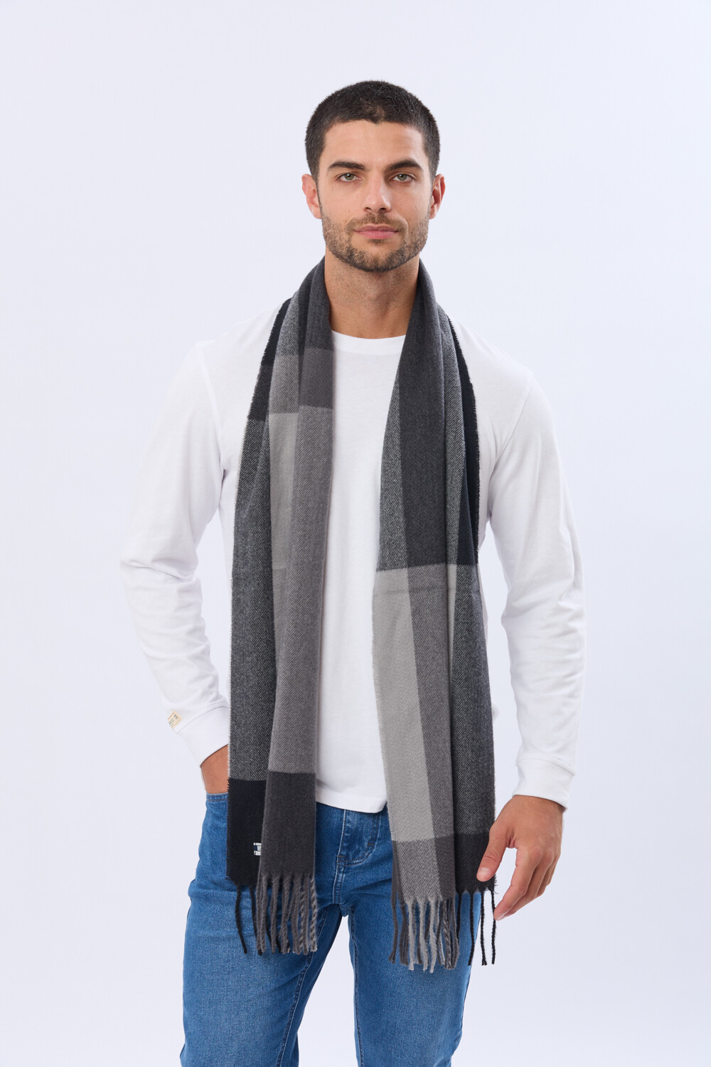 BUFANDA TEJIDA A CUADROS Gris