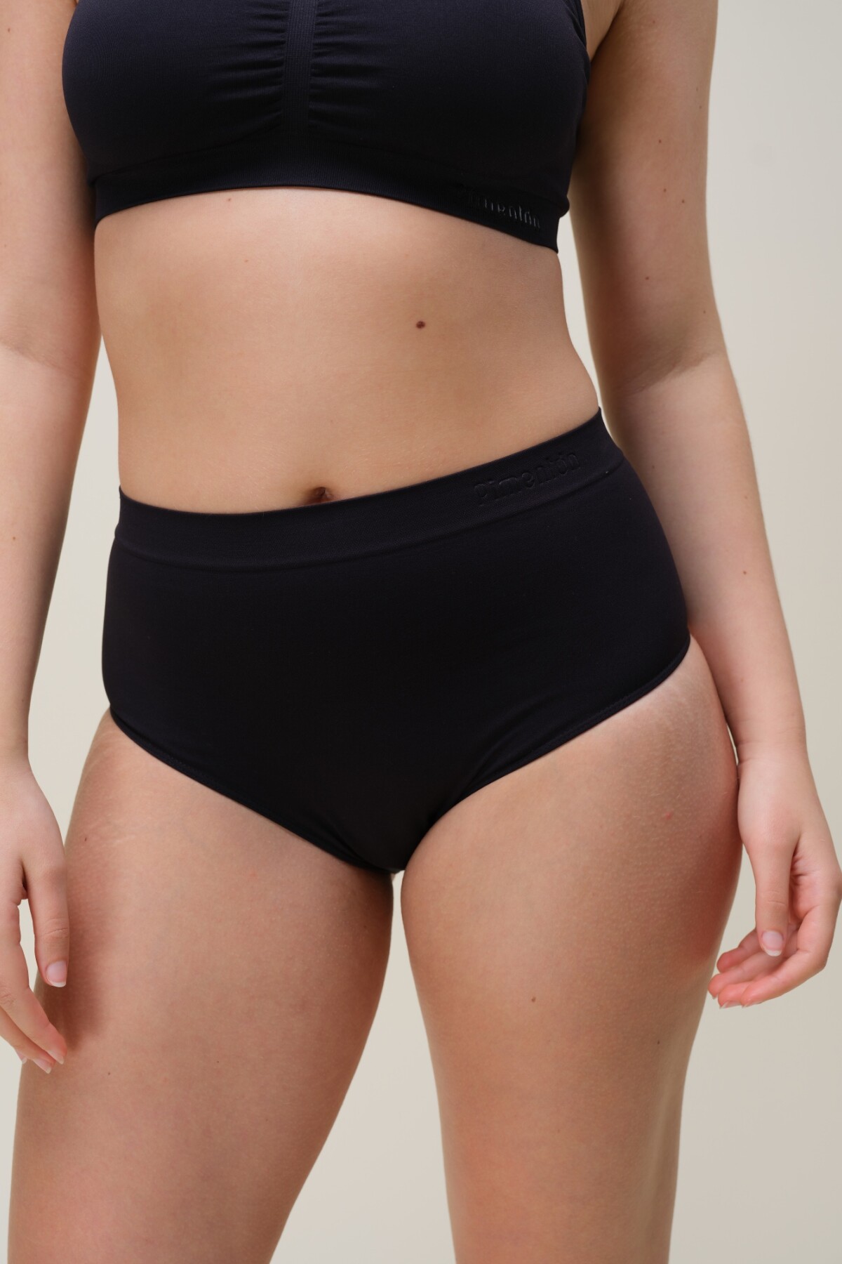 Tiro Alto Seamless Negro