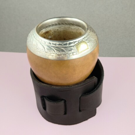 Porongo sin forrar con boca de plata. Porongo sin forrar con boca de plata.