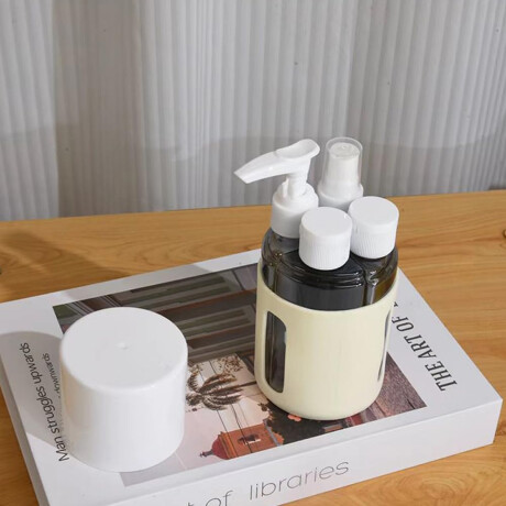 Set de 4 frasquitos con estuche rÃ­gido para viaje Beige