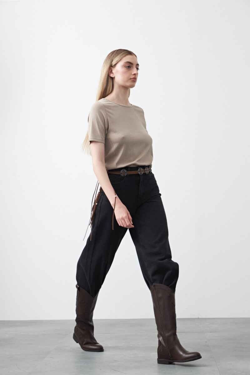 REMERA MIYASAKI Tostado