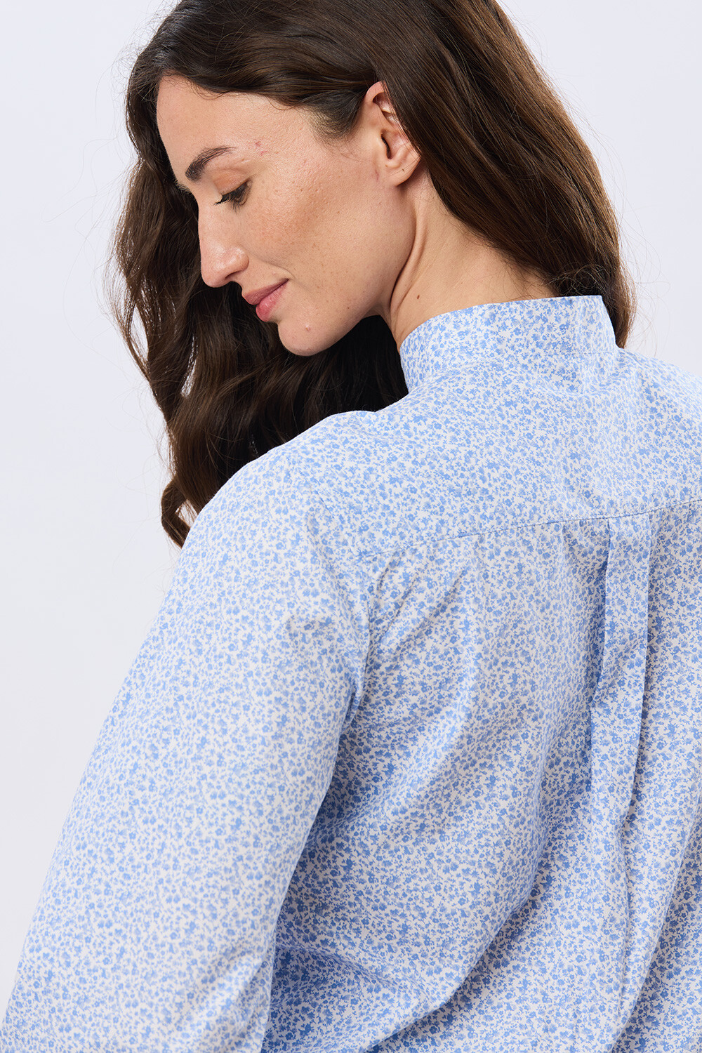 CAMISA ESTAMPADA CON FRUNCES Celeste