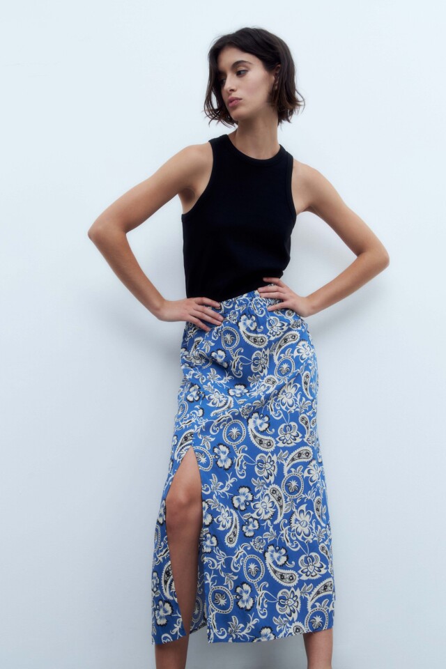Falda con estampa floral azul francia
