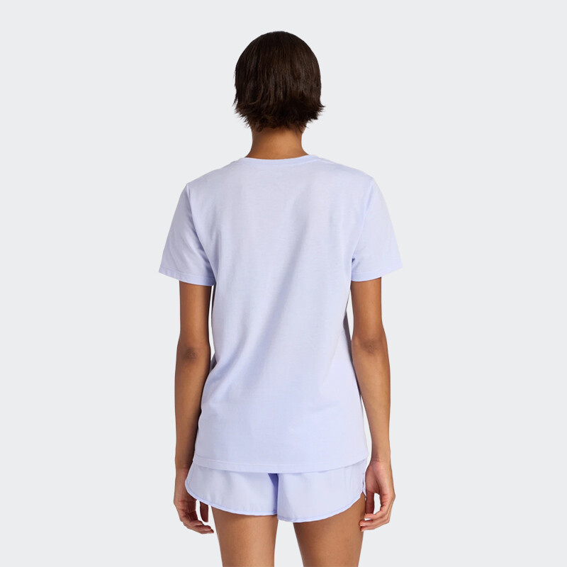 Remera New Balance Essentials Violeta