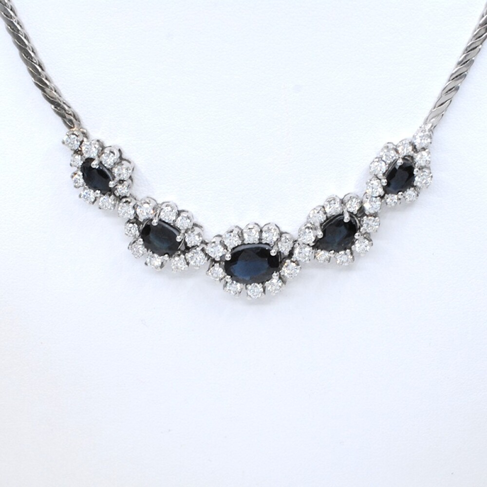 Gargantilla oro 18k blanco, zafiros azules y brillantes Gargantilla oro 18k blanco, zafiros azules y brillantes