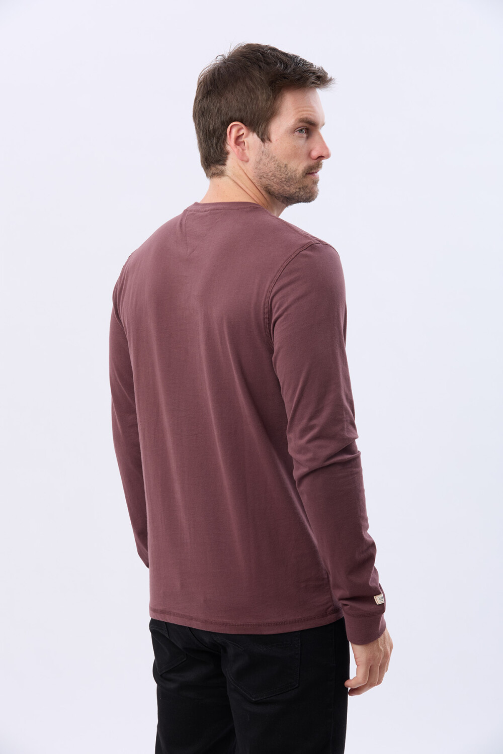 REMERA ESTAMPADA BORDO