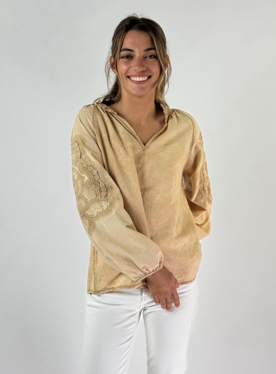 BLUSA ORIONIS - CAMEL 