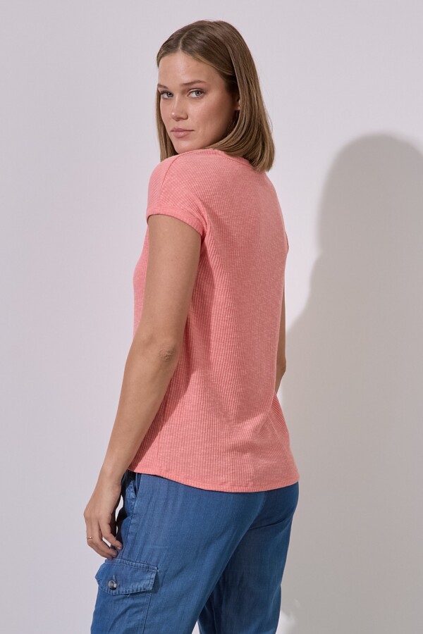 Remera Rib Escote V CORAL
