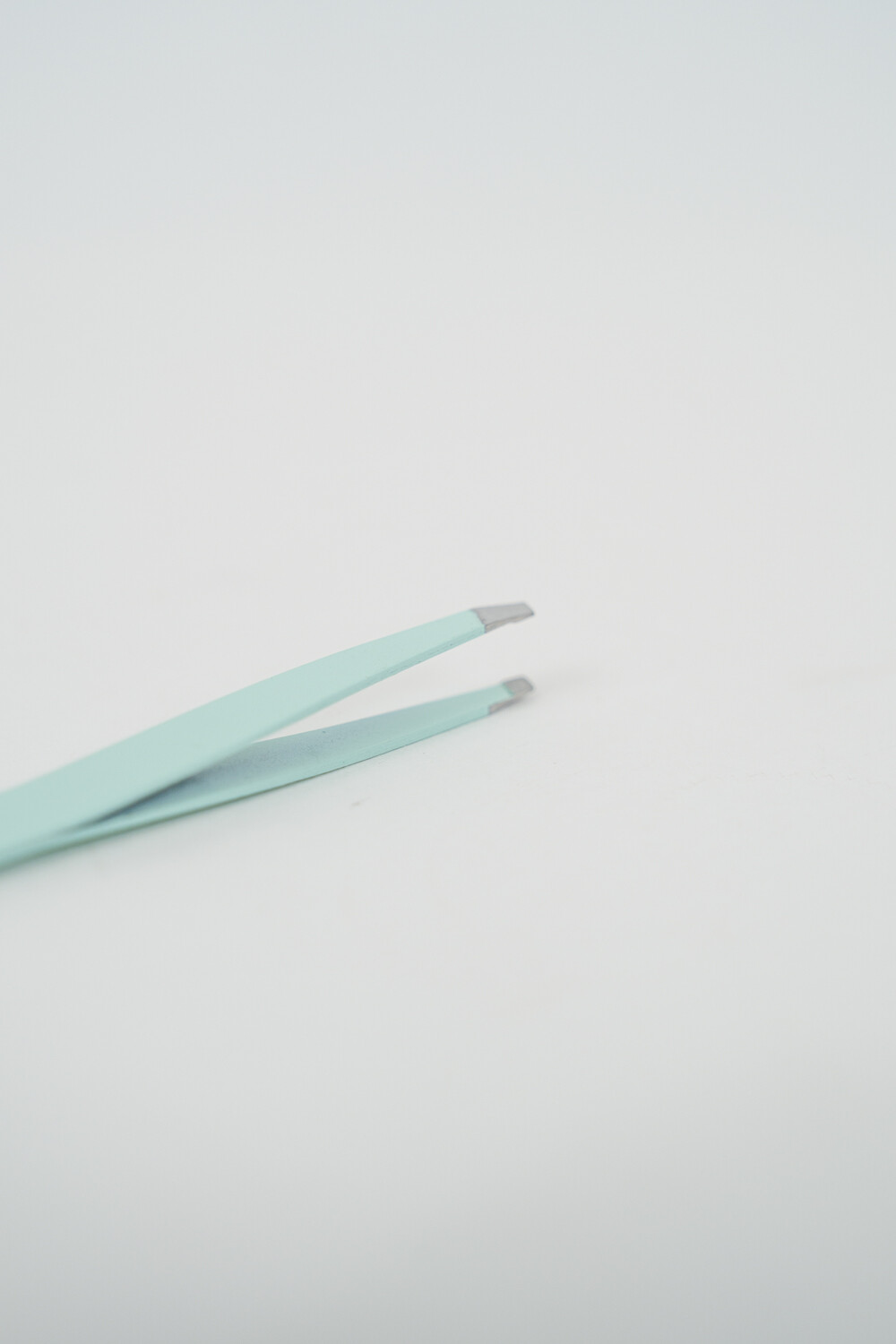 Pinza De Cejas Bato Verde