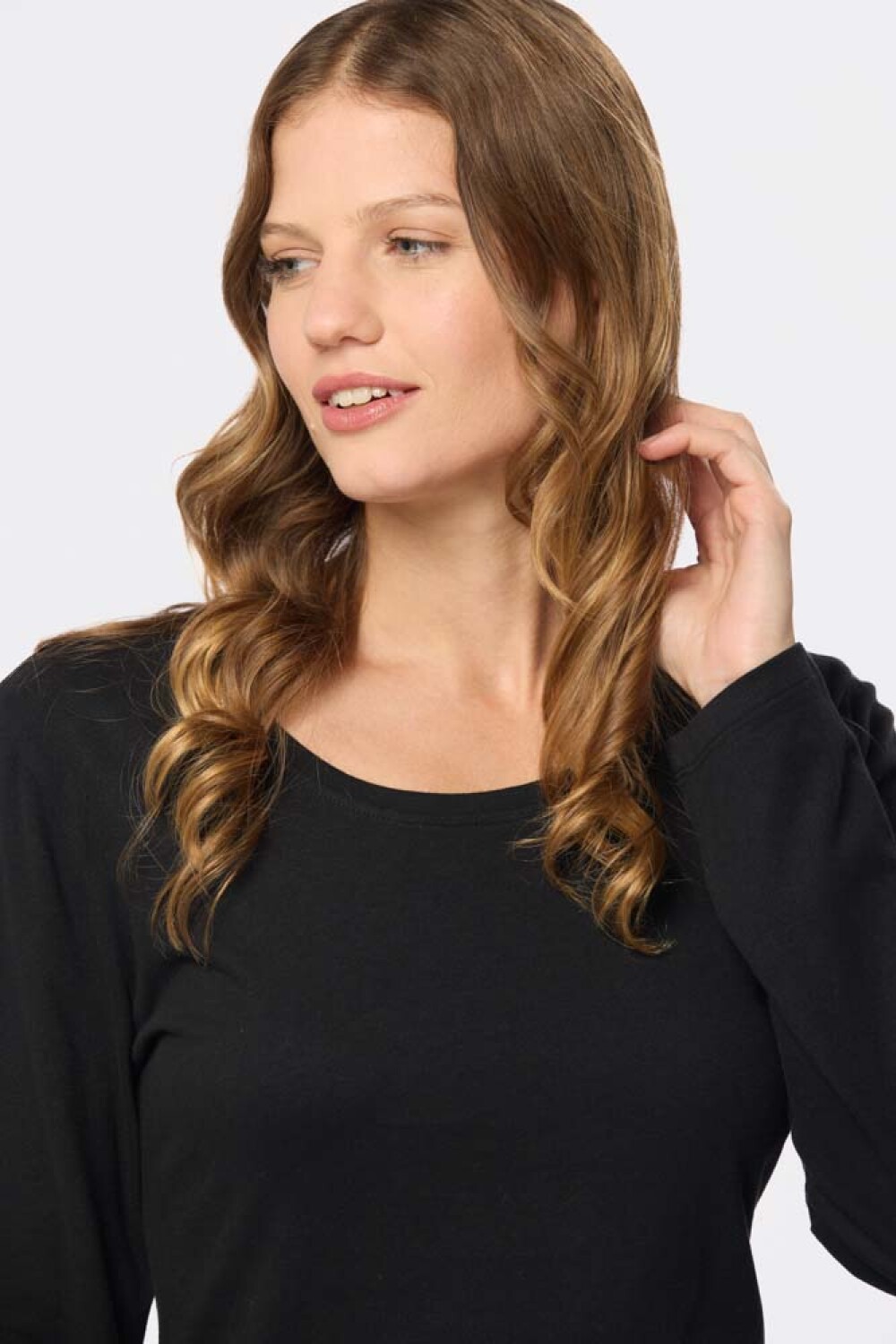 REMERA LISA MANGA LARGA Negro