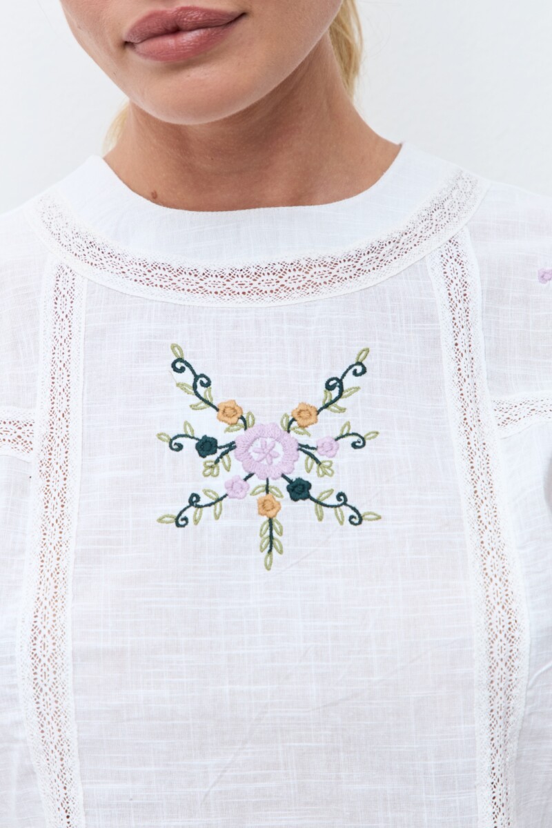 Blusa bordada blanco