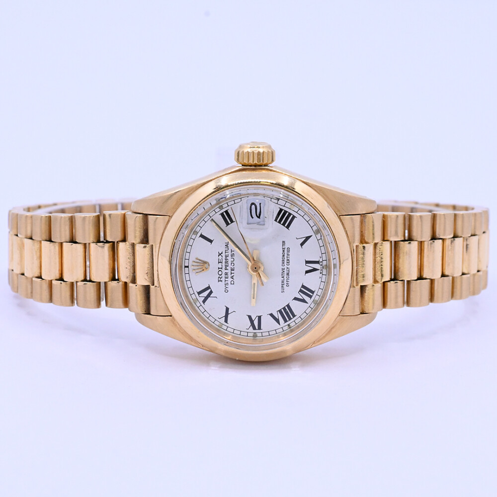 Rolex oro 18k Datejust Modelo 6916 con calendario, 26 mm. Rolex oro 18k Datejust Modelo 6916 con calendario, 26 mm.