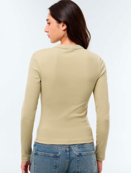 CAMISETA BÁSICA EN TELA ACANALADA VERDE