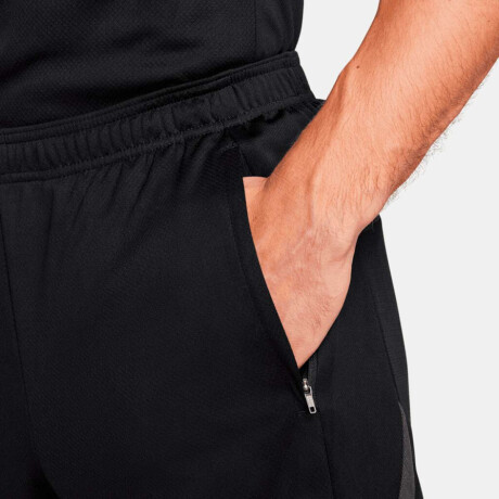 Short Nike Strike de Hombre Negro